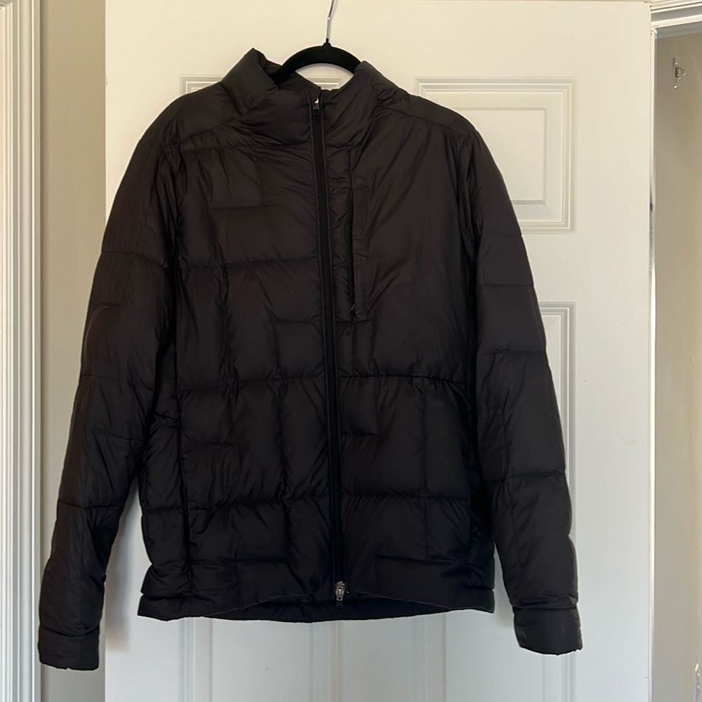 Black Lululemon Lightweight Puffer jacket